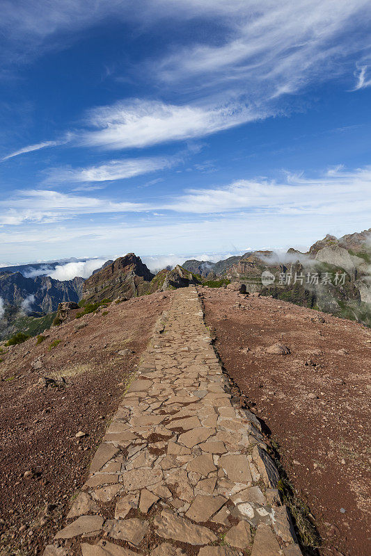 Pico do Areeiro徒步小径，马德拉岛